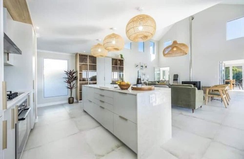 Kommetjie House | Thalassophile Beach House [8-sleeper]