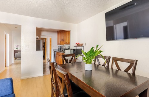 Berkeley Apartment | Modern 3-Bedroom 2 Bathroom 6 Beds Suite with AC, Perfect for Family and Work