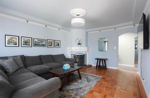 Parkside Apartment | Quaint 2BR/1BA Apt - 7 min walk to Ocean Beach
