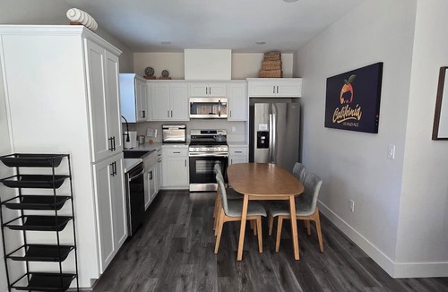 Orangevale Cottage | 2024 Custom Home: 2 bed, 2 bath Pop Art Hidden Cottage with EV Charging