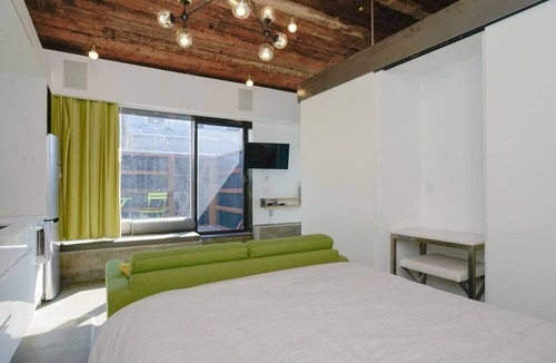 Piedmont Avenue Apartment | Bright Minimalist Studio Walkable to Piedmont Ave