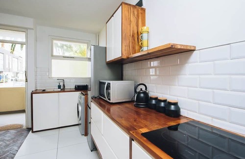 Fresnaye Apartment | Blue waters beachside studio 50m from the sea
