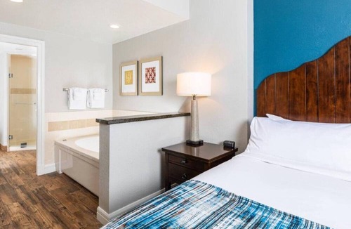 Lakeside Park Resort | Experience the Best of Tahoe at Marriott’s Timber Lodge- 1 Bedroom Villa