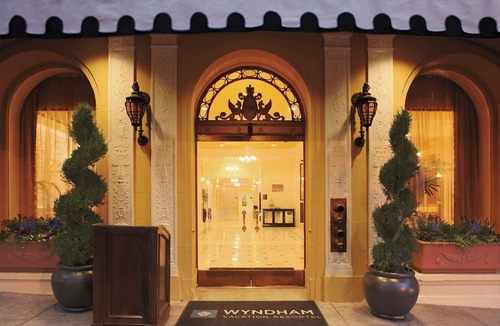 Lower Nob Hill Condo | Wyndham Canterbury | Three 1BR/1BA Suites
