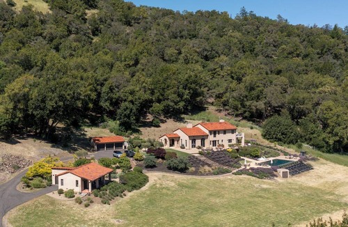 Sonoma House | Spacious 5-bedroom Estate in fabulous Sonoma