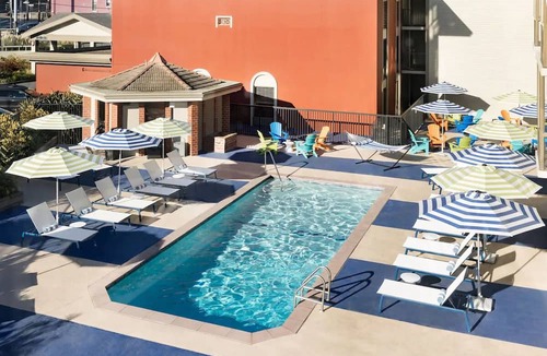 Fisherman's Wharf Hotel | Stylish King, Caza, Minutes to Fisherman's Wharf, Tranquil Room