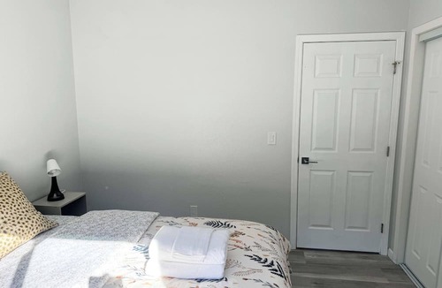 Union City Apartment | Lovely 3-bedroom apartment with AC and WiFi in Union City