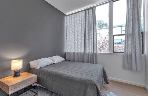 Cathedral Hill Condo | Stylish 3-BR Condo near Japantown + Garage Parking