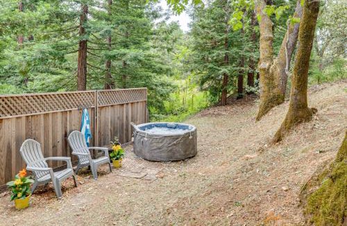 Applegate House | Tahoe Foothills Getaway▪︎Hot Tub▪︎pool▪︎Forest !