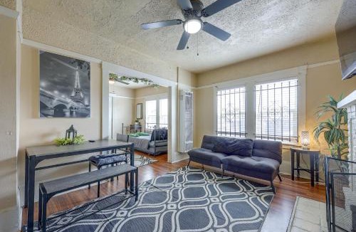 Oakland House | Yard, Fireplace, Full Kitchen! Oakland Home
