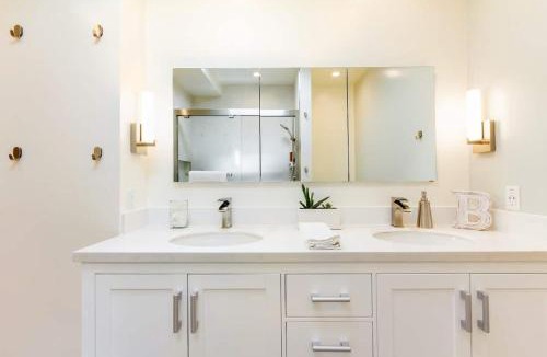 Potrero Hill House | Two Bedroom, Two Newly Renovated Bathrooms, Deck