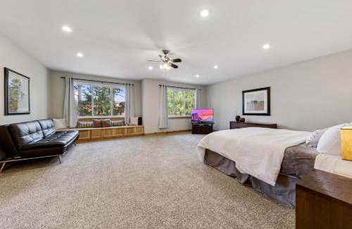 Bijou Park Acres House | Heavenly Valley Estate: Hot Tub Pets