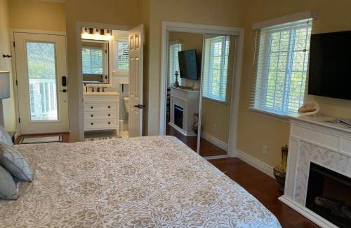 Napa House | Luxury Private Hillview Suite