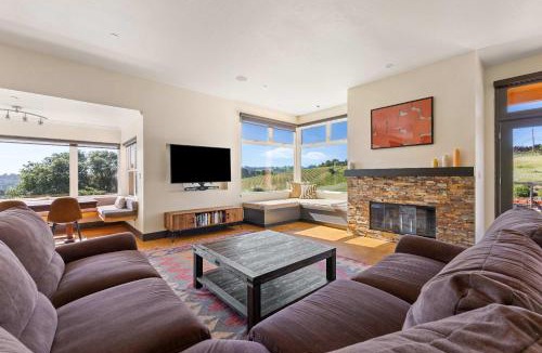 Freestone Villa | 5 Acre Villa Retreat with Vineyard Pool Spa & Amazing Views of Sonoma County