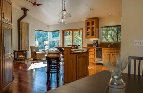Santa Rosa House | Leslie Creek House