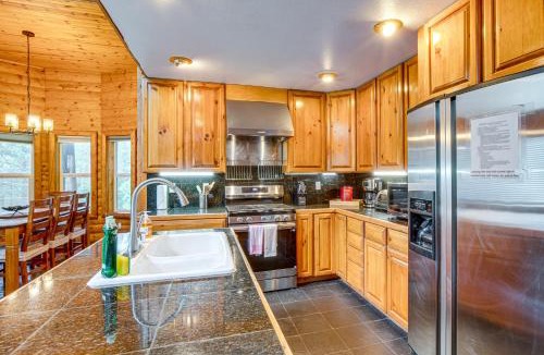Country Club Estates House | Hot Tub, Indoor Pool! Home 8 Mi to Heavenly Skiing