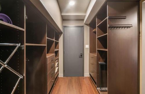 Claremont Hills House | Luxury 3BR Hillside Retreat wAC Panoramic View