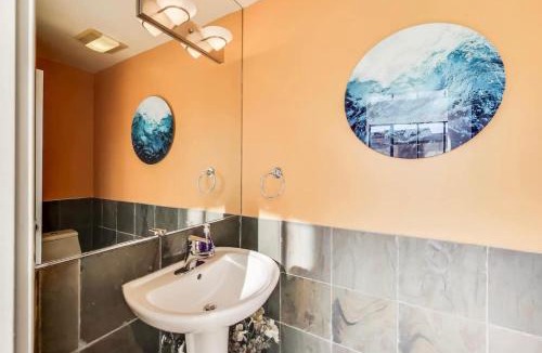 Piedmont House | Luxurious Hillside Home wAC & Gorgeous SF Views!