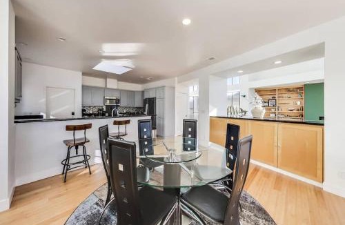 Piedmont House | Luxurious Hillside Home wAC & Gorgeous SF Views!