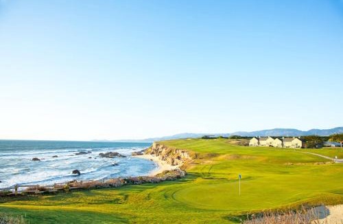 El Granada House | Private Coastal Escape Home Walk to Harbor Beaches & Dining