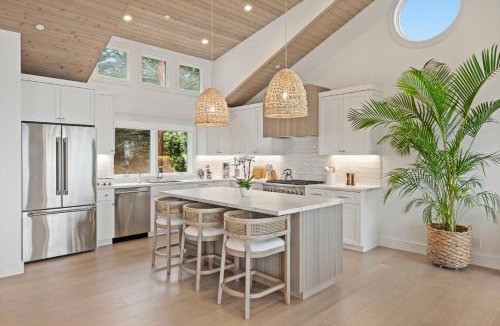 Moss Beach House | Luxury Oceanfront Retreat w Hot Tub Fire Table & Pacific Views near SF