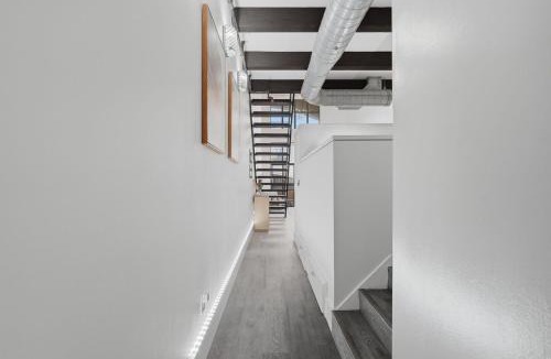 The Villas Apartment | Modern Luxury Loft facing Santana Row w/Balcony