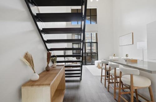 The Villas Apartment | Modern Luxury Loft facing Santana Row w/Balcony