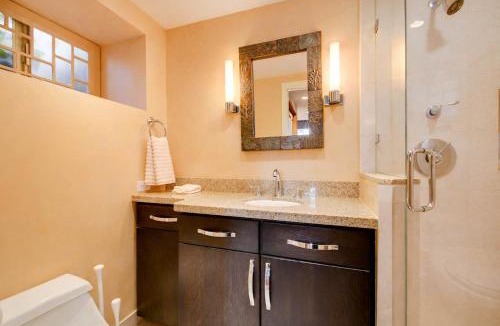Glenview House | Aesthetically Elegant Downstairs Unit in Oakland