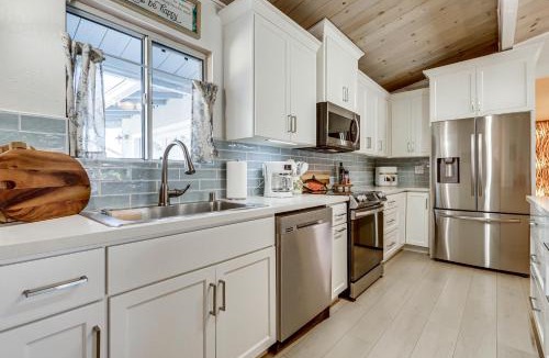 Lakeport House | Clear Lake Gem on Canal w/Dock: Dogs Welcome!