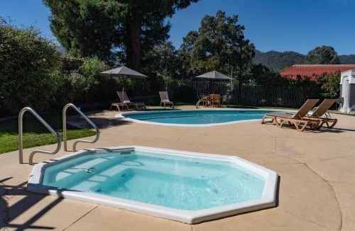 Ukiah Hotel | The Orchard Hotel Ukiah Wine Country Free Breakfast, Pool, & Hot Tub