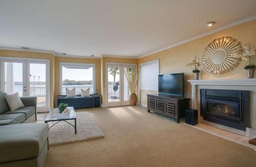 Novato House | Waterfront Oasis with Sunset Views Novato