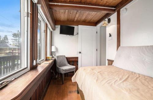 Upper Telegraph House | Elmwood House Berkeley