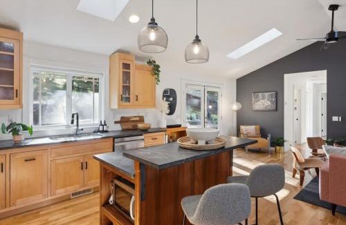 Glen Ellen House | Ravenwood Wine County Retreat with Pool & Hot Tub