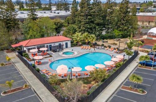 Santa Rosa Hotel | The Sandman Santa Rosa Sonoma, an Ascend Collection Hotel