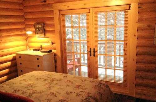 Volcano House | Family-Friendly Log Cabin Rental in California's Gold Country near Sacramento