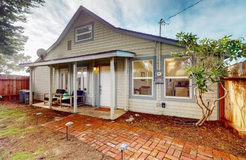 Philo House | Oceanfront Elk Cottage - Deck Views & 7 Acres