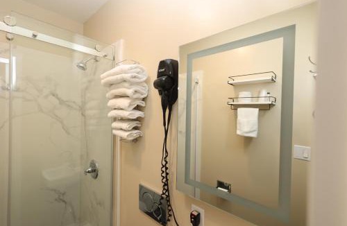 Western Addition Hotel | Casa Loma Hotel