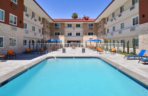 Santa Rosa Hotel | Holiday Inn Express - Santa Rosa North by IHG
