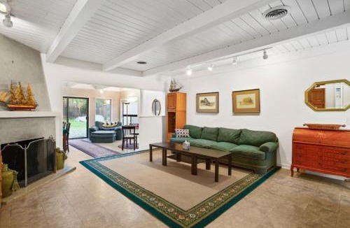 University Heights House | 2BR Close To Stanford, Medical Center and Hospital