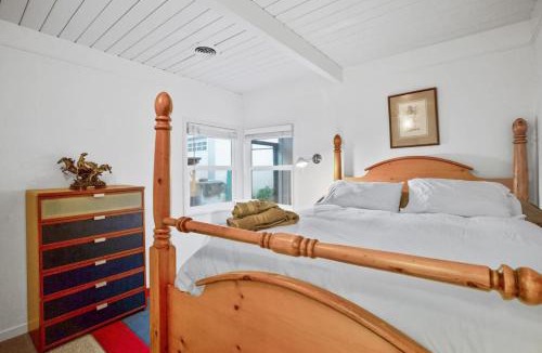 University Heights House | 2BR Close To Stanford, Medical Center and Hospital