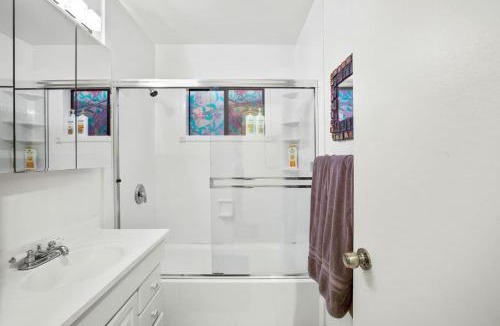 University Heights House | 2BR Close To Stanford, Medical Center and Hospital