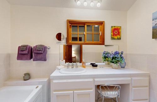 Little River House | Little River Retreat- Dog Friendly with Grill