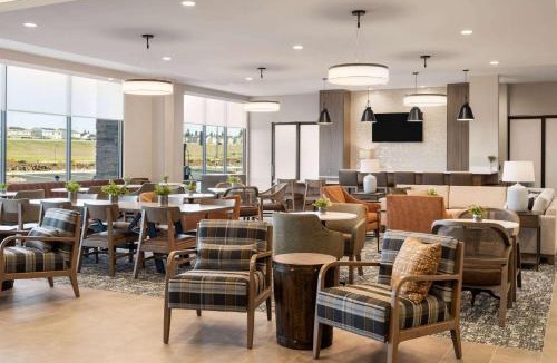 Lincoln Hotel | La Quinta Inn and Suites by Wyndham Lincoln