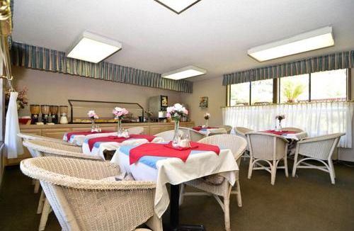 North Whisman Hotel | Days Inn & Suites by Wyndham Mountain View