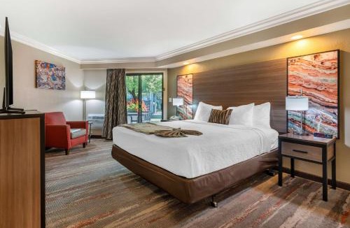 Santa Rosa Hotel | Best Western Plus Wine Country Inn & Suites
