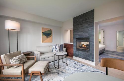Little Pocket Hotel | The Westin Sacramento Hotel & Marina