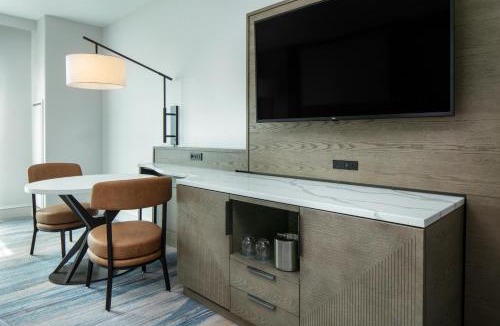 Little Pocket Hotel | The Westin Sacramento Hotel & Marina