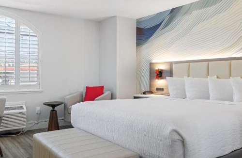 San Bruno Hotel | Hotel Skye San Francisco Airport SFO FREE SHUTTLE AND BREAKFAST!