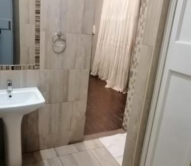 Benoni House | Lodge Lalala