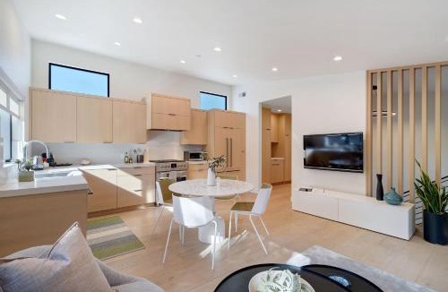 The Willows Apartment | Dazzling Modern Home Close to Downtown Palo Alto and Stanford